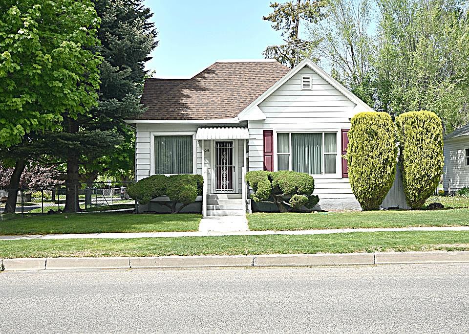 1st image of 209 11th St