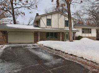 6571 Goldenrod Ln N, Maple Grove, MN 55369