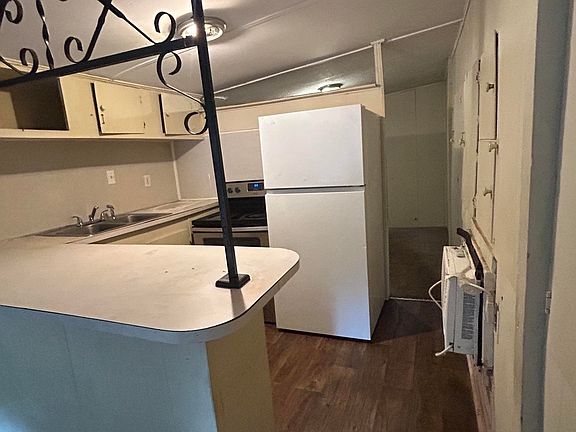 4th image of 416 Clemson St
