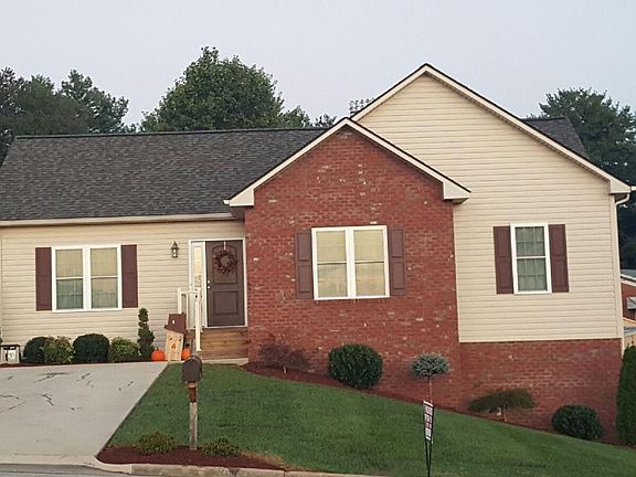 2nd image of 635 Glenmore Dr