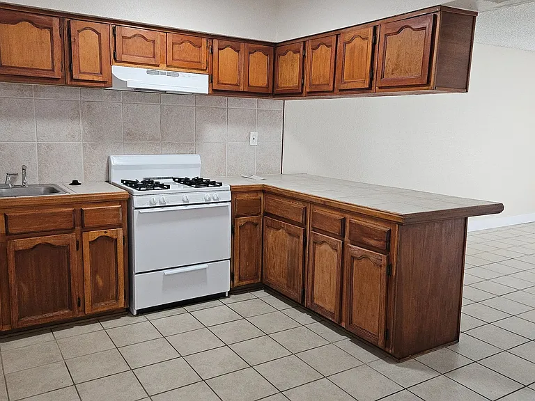 1324 Winn Dr — Photo 9