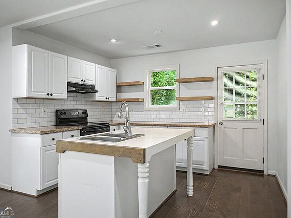 4th image of 313 Walker Dr
