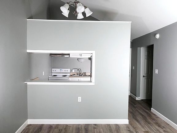3rd image of 1102 Salem Ave #3D