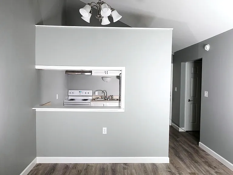 1102 Salem Ave #3D — Photo 3