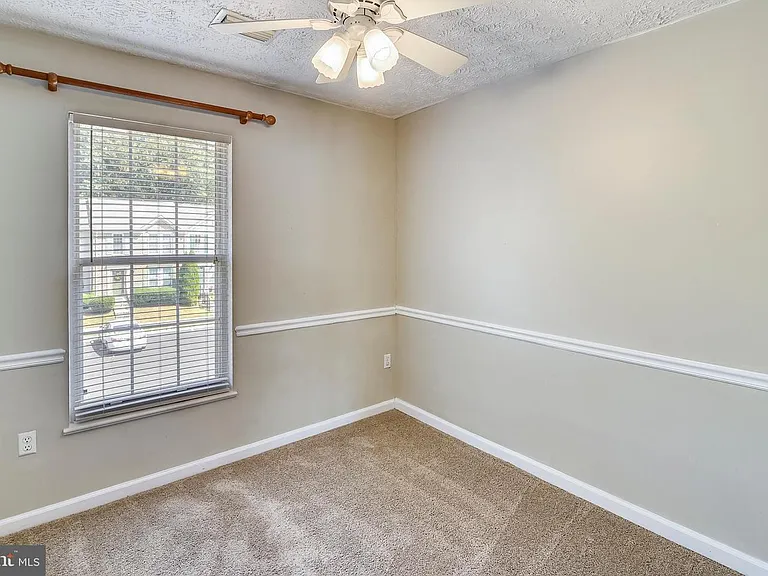 7810 Foxcove Ct — Photo 18