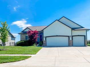 2431 N Fieldstone St, Andover, KS 67002