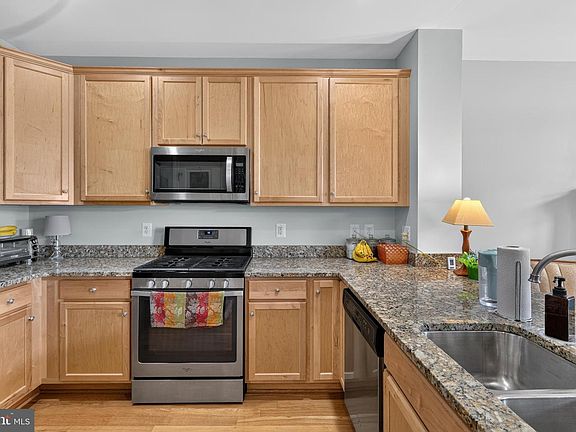 3rd image of 1581 Renate Dr