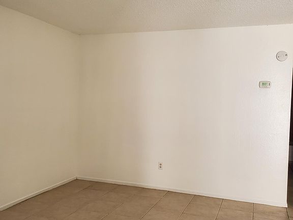 4th image of 717 Covington Ln #4