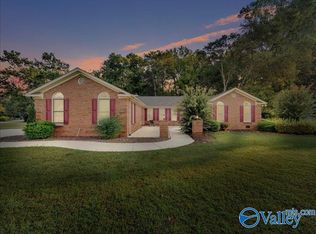 131 Fairington Rd NW, Huntsville, AL 35806