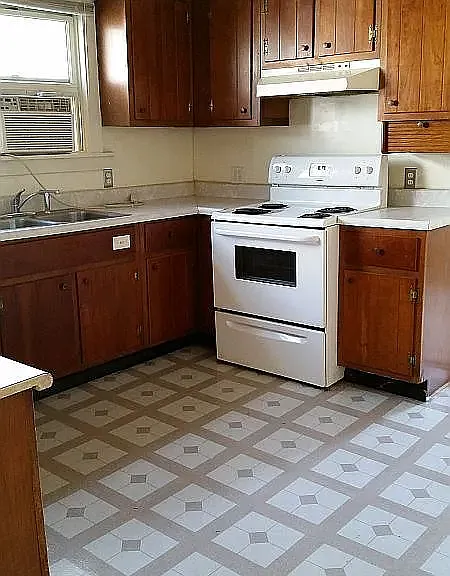 706 University Blvd #1-2 — Photo 3