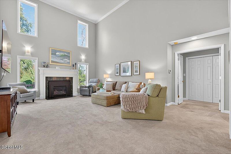 3rd image of 2463 Nott Street East