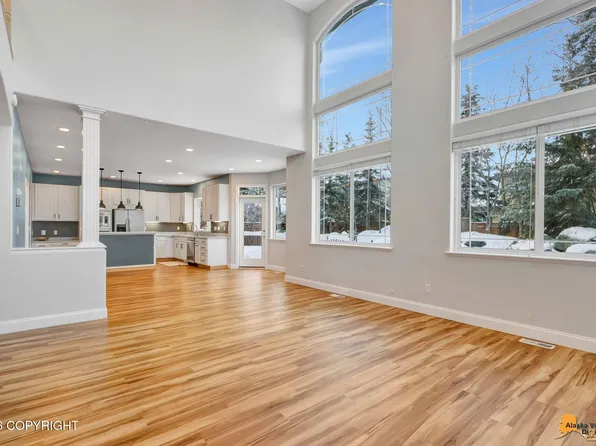 8740 Sonora Cir, Eagle River, AK 99577