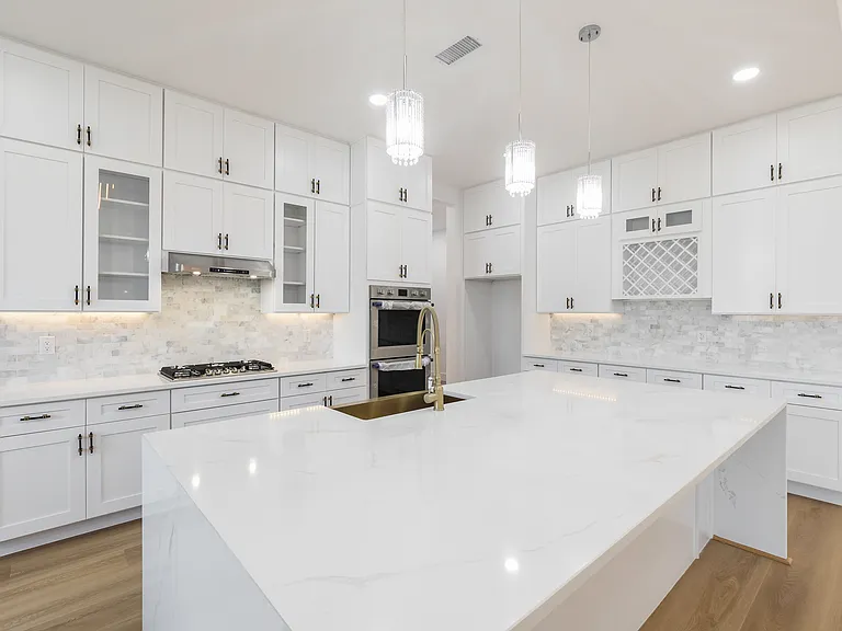 1001 Henry Way — Photo 8
