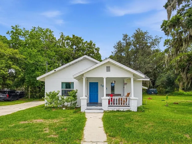 1001 E Reynolds St — Photo 1
