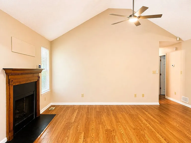 217 Briarpatch Ct — Photo 6