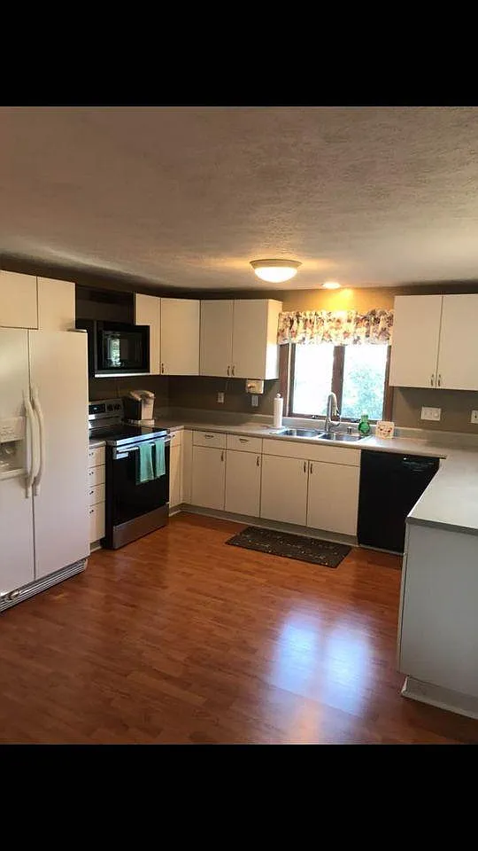 8 Woodbridge Rd — Photo 2