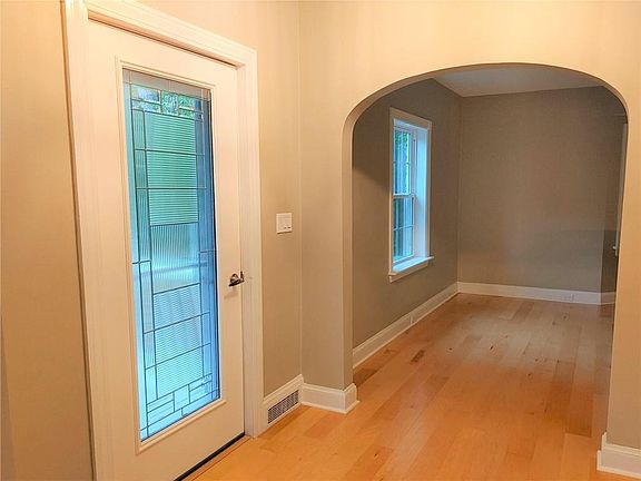 4th image of 1104 Lakemont Dr