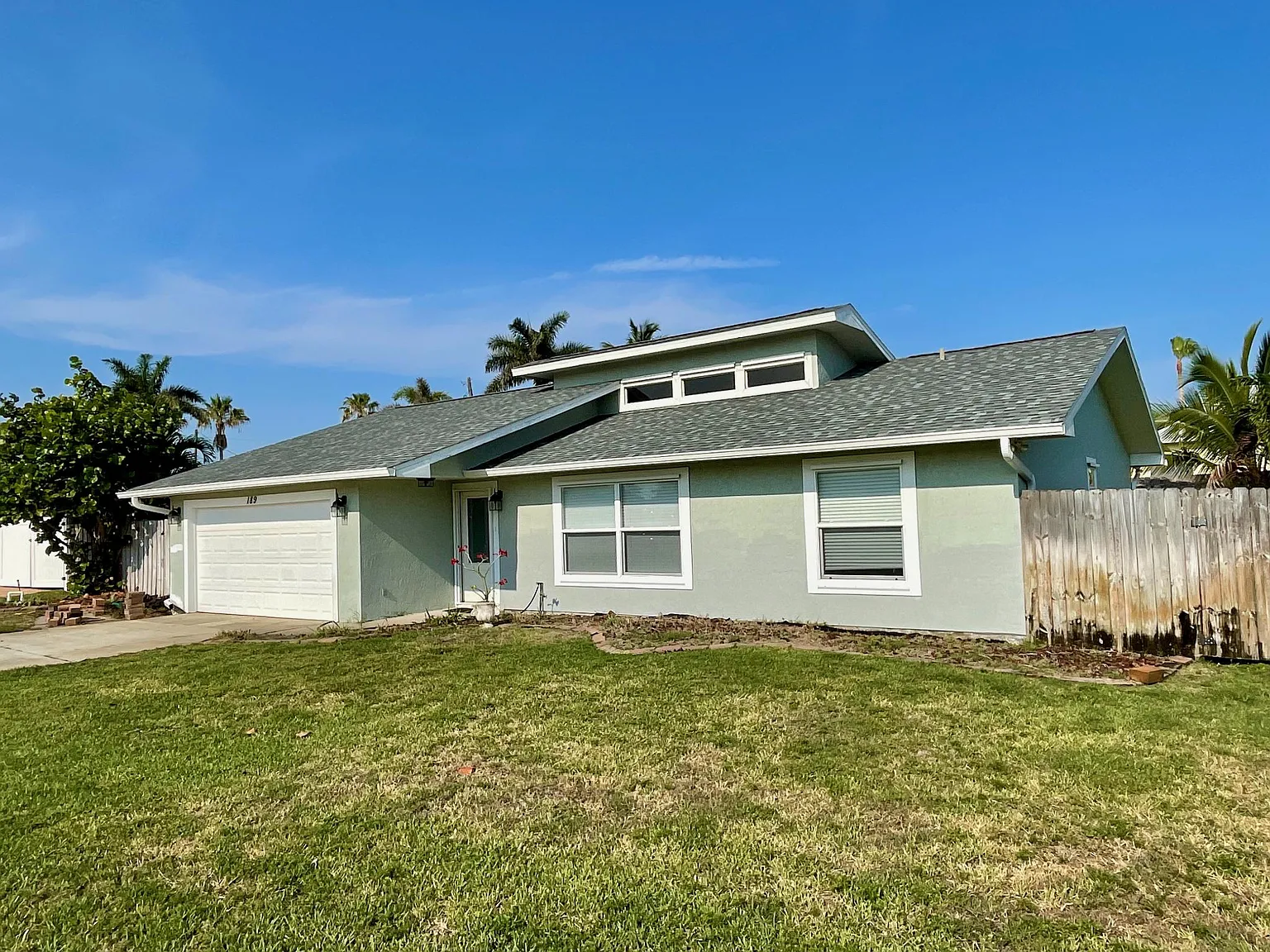 189 Ocean Breeze Cir — Photo 1
