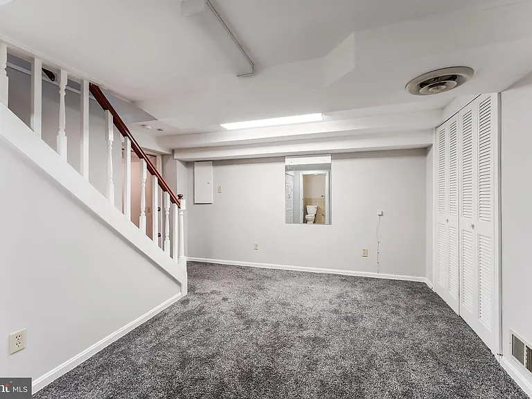 1005 N Lebanon St — Photo 35