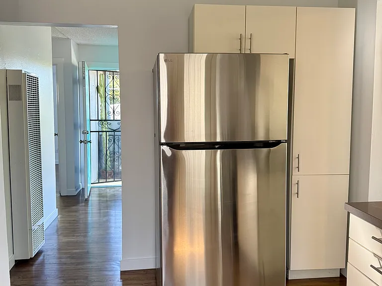 4123 Van Horne Ave — Photo 11