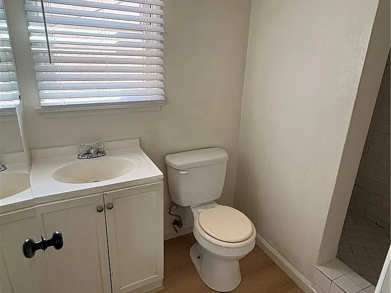 149 Bay Shore Ave #1R — Photo 5
