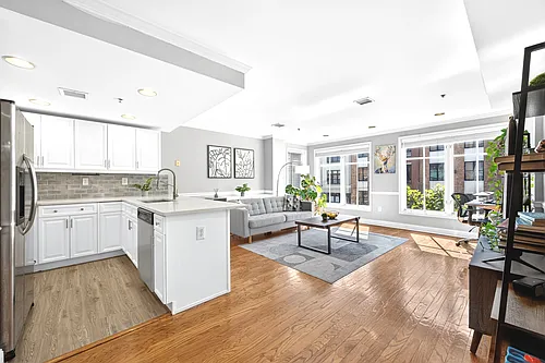1331 Grand St Photo 1