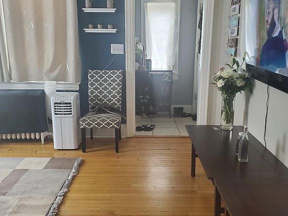 4th image of 468 Hoyt Ave Floor 1