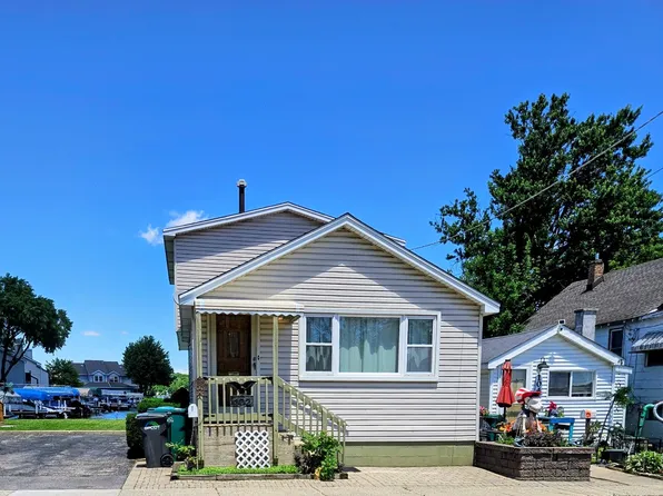 (undisclosed Address), Fox Lake, IL 60020