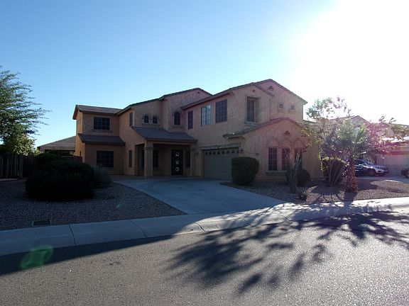 2nd image of 1469 E Laurel Dr