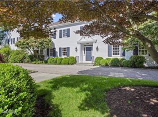 16 Doverton Dr, Greenwich, CT 06831