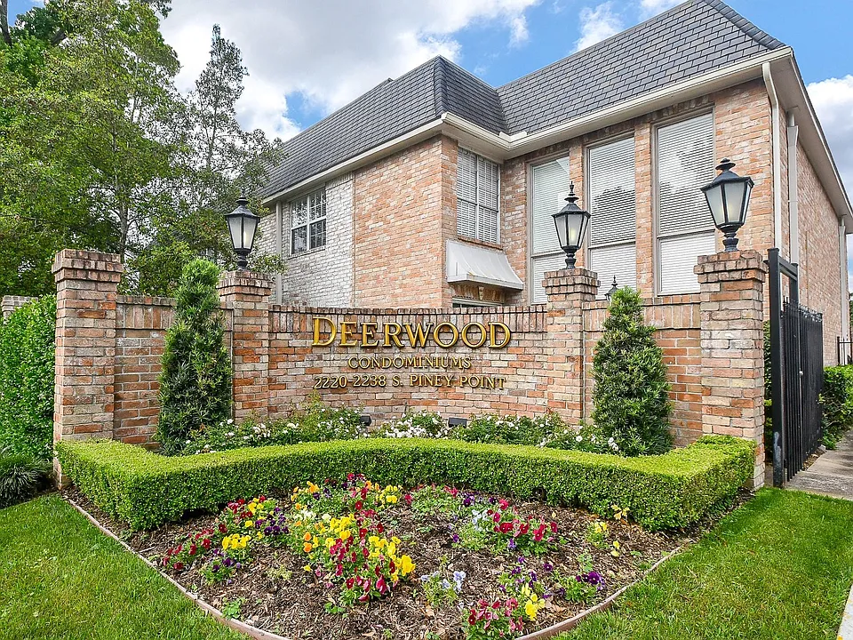 2230 S Piney Point Rd #221