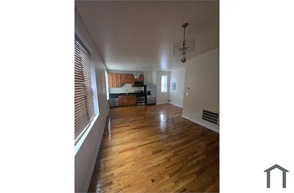 Building Photo - 4101 W Gladys Ave #3W