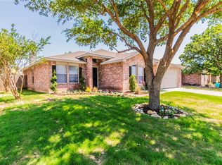 532 Bailey St, Saginaw, TX 76179