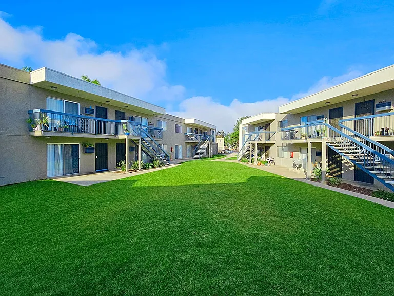 Sandalwood Apartments — Photo 43