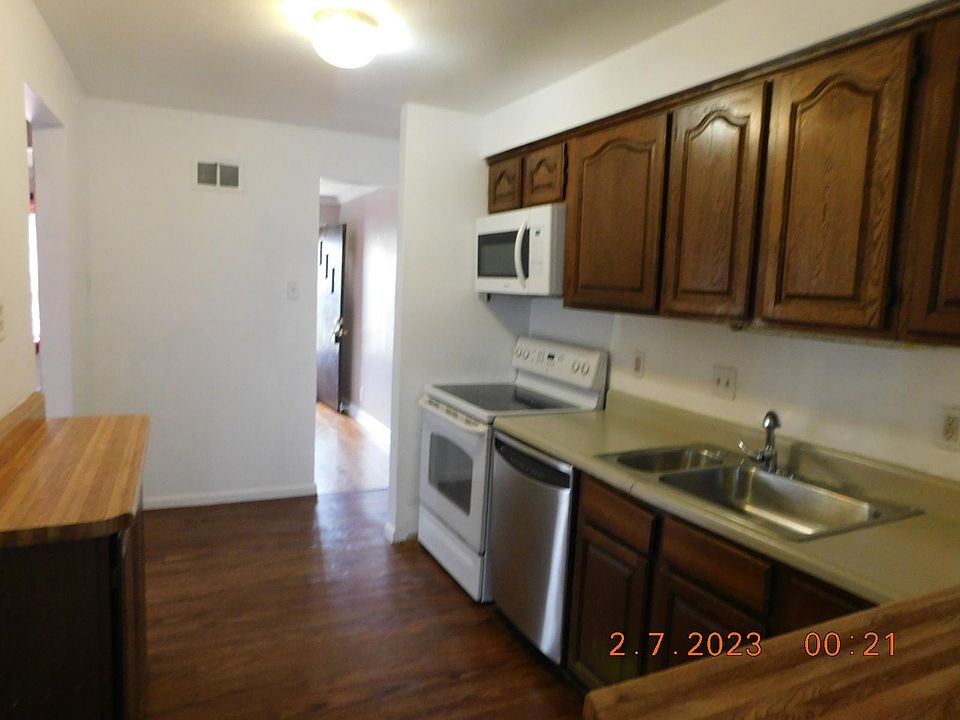 1st image of 9844 Colony Dr
