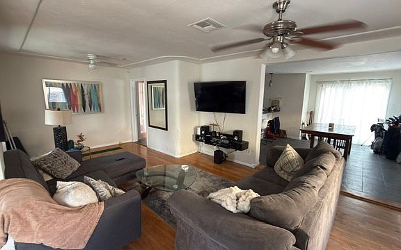 4th image of 1811 Oliver Ave