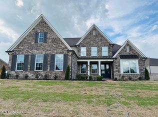 9590 McElroy Farms Dr, Olive Branch, MS 38654