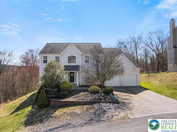 218 Center Valley Ct, East Stroudsburg, PA 18302