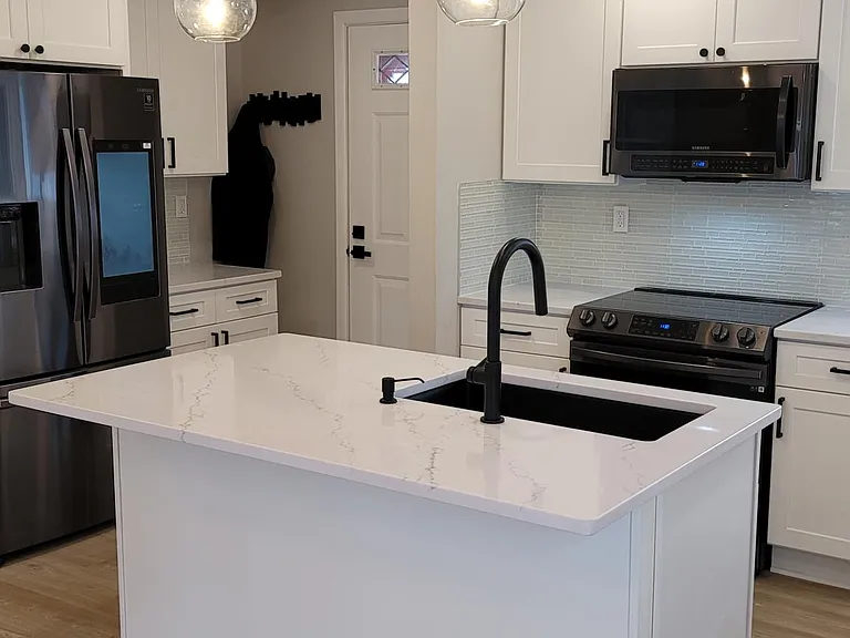 1744 Grand Blvd — Photo 3
