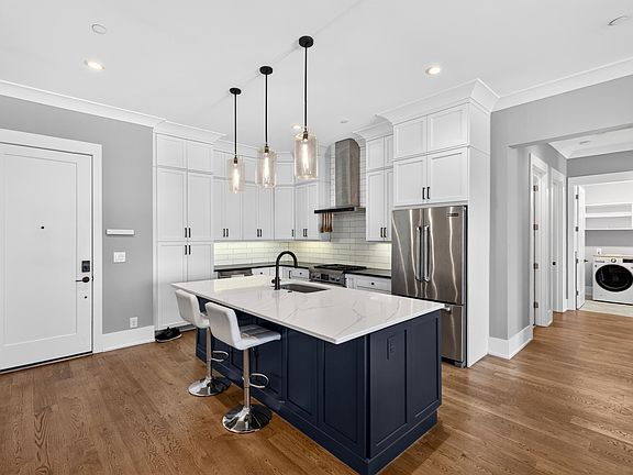 5th image of 110 N Markley Pl