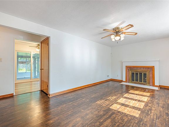 3rd image of 2313 Hazel Ave