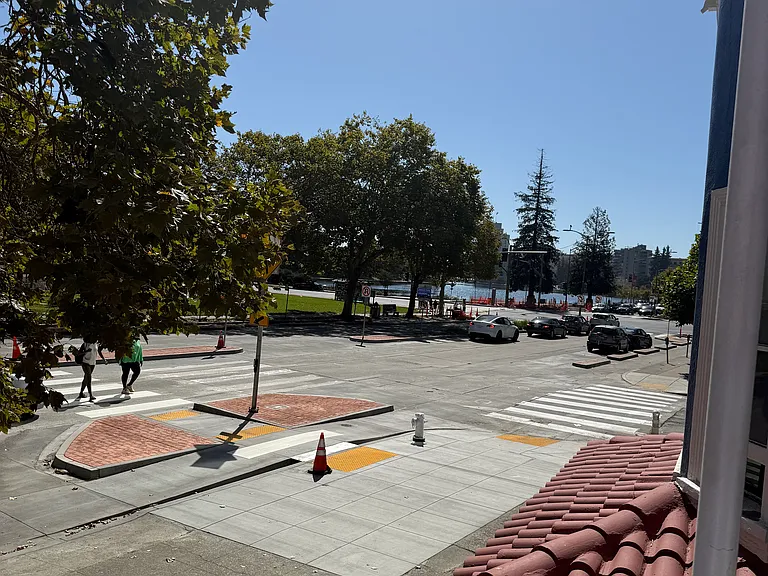 Harrison St — Photo 1