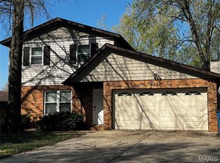 605 Country Meadow Ln, Shiloh, IL 62221