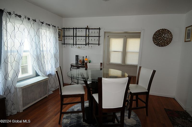 5th image of 109 Western Parkway