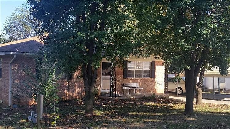 2nd image of 304 Drake Ave
