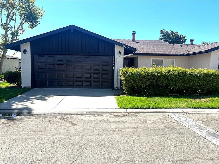 13252 Beach Terrace Dr — Photo 3