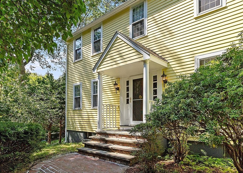 1st image of 27 Lincoln Dr