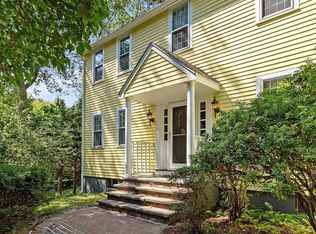 27 Lincoln Dr, Acton, MA 01720