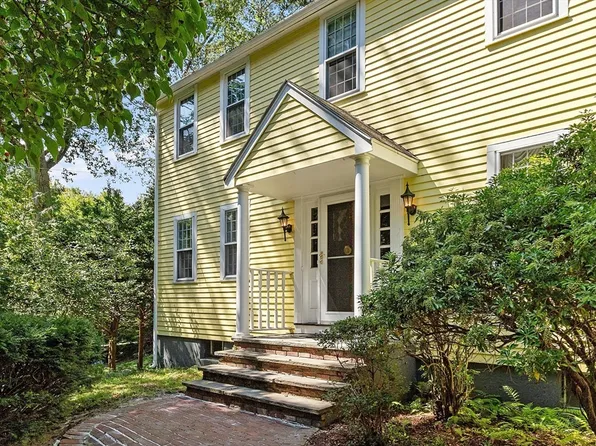 27 Lincoln Dr, Acton, MA 01720