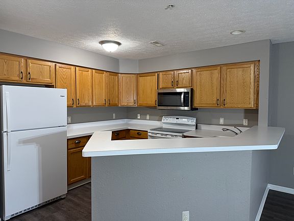 2nd image of 1340 Heatherwood Ln